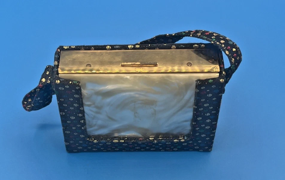 Vintage Gold Tone Mother Of Pearl Evening Compact Purse~1940's-50's - Image 3 of 4