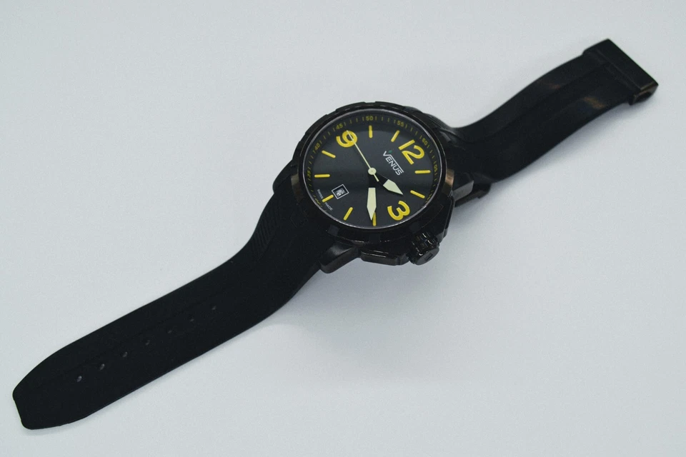 Venus Chroma 1312 Swiss Made Quartz Watch 47mm Rubber Strap 100m Water Resistant - Image 2 of 4