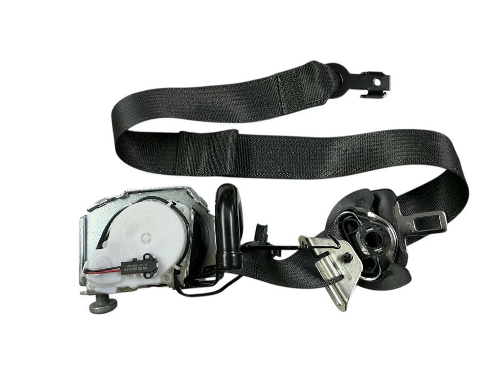 Chevy Silverado 1500 2019 20 21 22 23 2024 cinturón de seguridad delantero derecho negro 84512913 Foto 3 de 4