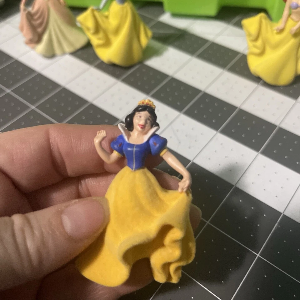 7 Princess Figure Cake Topper Cinderella x 3, Snow White x 4 2.5”Tall - Image 4 of 4