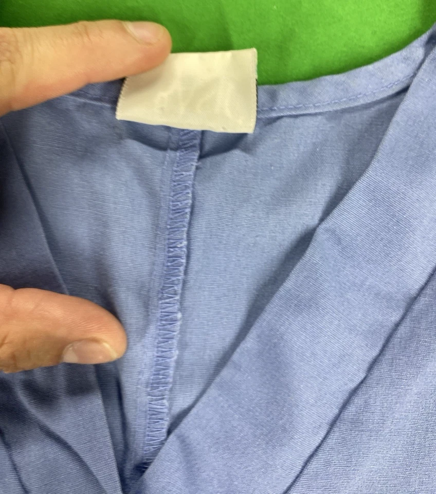 Blusa Médica L-XL Azul Claro Simplemente Básica Medida en Fotos Foto 3 de 4