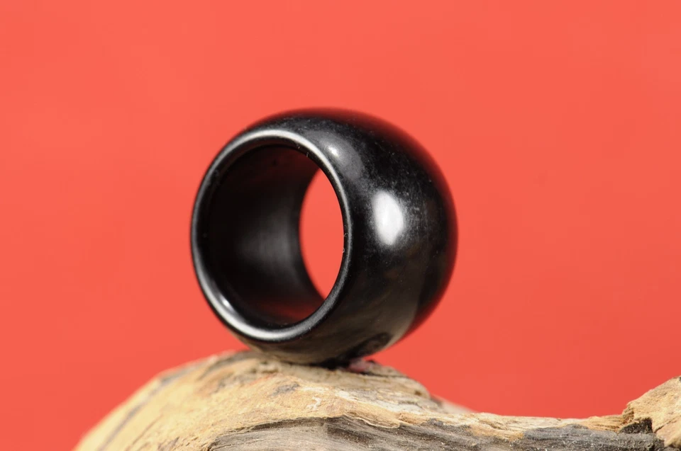 ANILLO GENERAL CERTIFICADO 25g 100% NATURAL XIN JIANG HOTAN JADE NEGRO TALLADO A MANO Foto 3 de 4