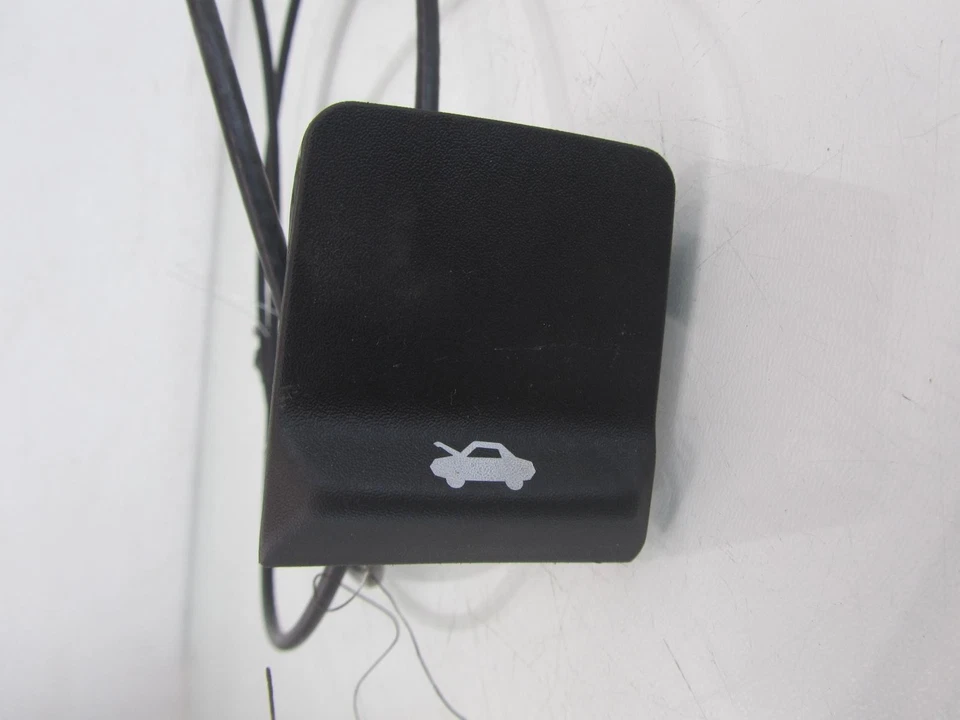 19 CHEVY MALIBU Hood Release Cable # 84100312 - Image 3 of 3