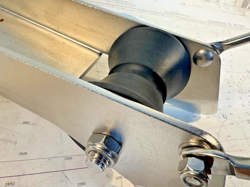 Rodillo de anclaje de arco de acero inoxidable 23-1/2" (sin marca) TOTALMENTE NUEVO Windline??? Foto 3 de 4