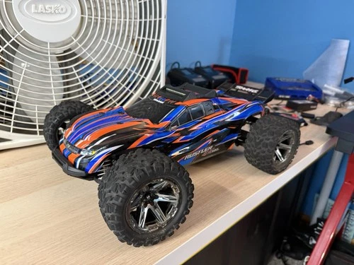 Traxxas rustler 4x4 VXL