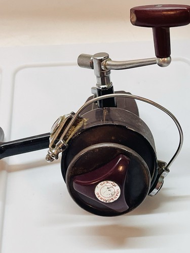 Vintage Daiwa Corp Calif #7300 Spinning Open Faced Fishing Reel EUC Works - Picture 4 of 4