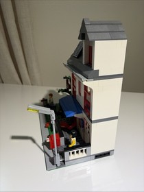 LEGO City House 8403 Special Edition Complete Set w/ Minifigs & Manual