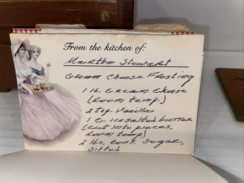 Vintage Rezeptbox aus Holz mit künstlichen Küchenschrank Schubladen und Vintage Rezepten - Bild 14 von 15