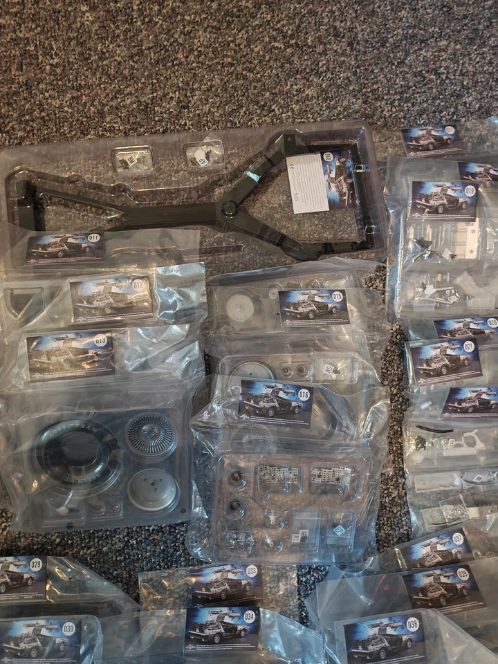 Eaglemoss 1:8 Scale Model Build The Delorean Issues 1-46 - Image 3 of 4