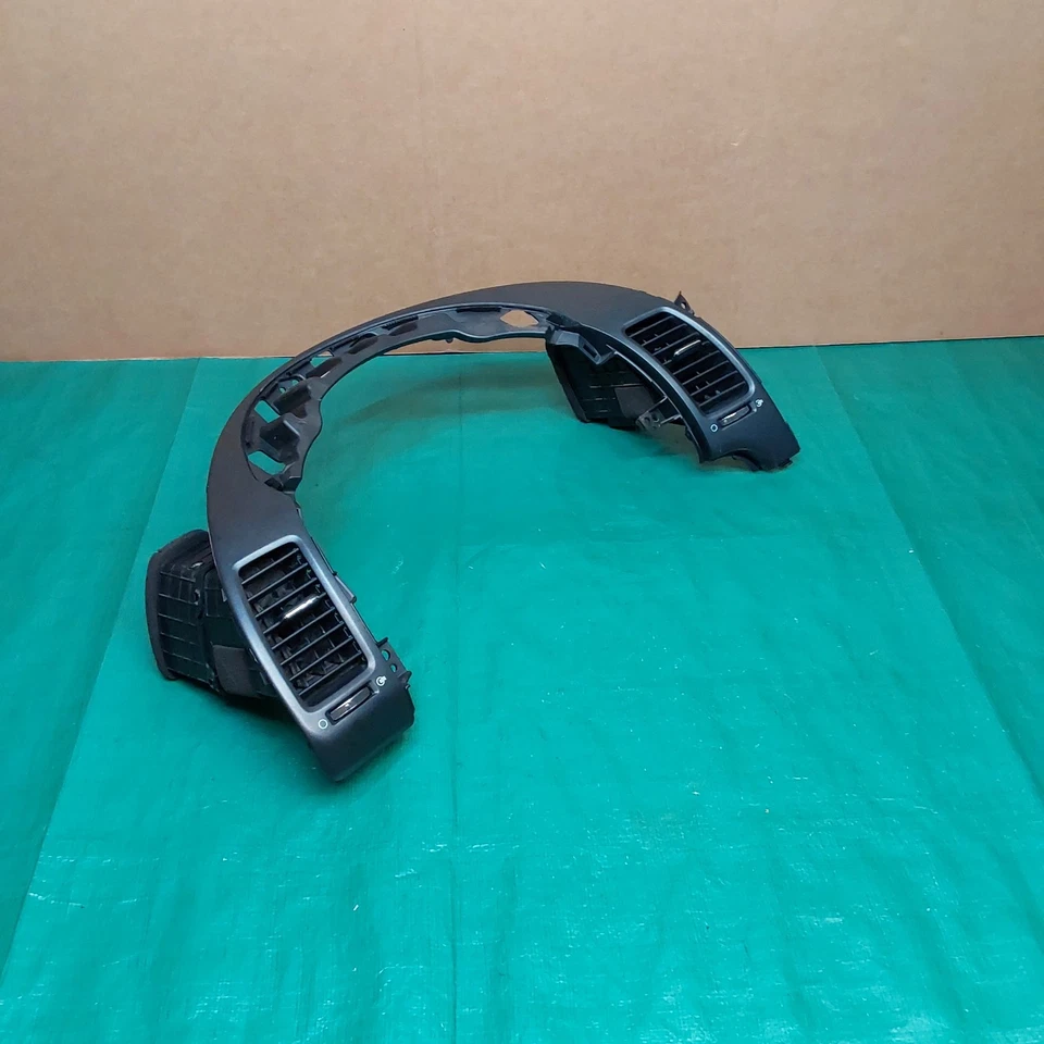 Tapicería de tablero del lado izquierdo del conductor Kia Forte 2014-2016 con ventilaciones de aire acondicionado OEM 97430-A7000 Foto 2 de 4