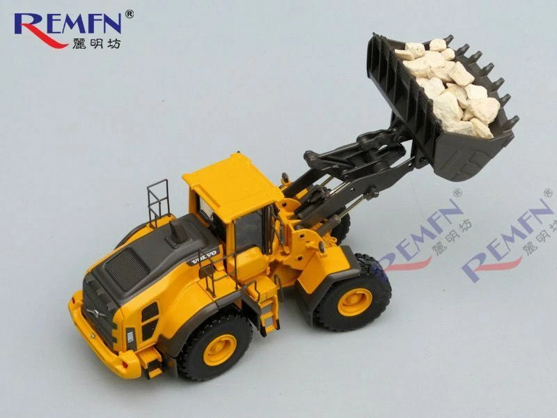 Motorart Volvo L180H Wheel Loader 1/50 Scale Diecast Model New in Original Box - Image 4 of 4