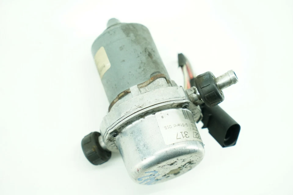 Вакуумный насос усилителя тормозов Audi Allroad C5 01-05 8E0927317 - Изображение 2 из 4