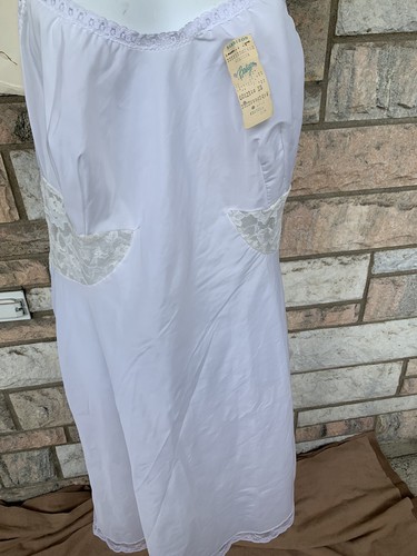 NWT VTG Barbizon Contura Tafredda Full Slip Sz 38 Ivory Nylon Blend w/ Lace - Picture 4 of 18