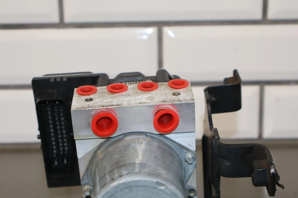 09-14 Chevy Suburban OEM bomba/conjunto de módulo ABS - Imagem 2 de 4