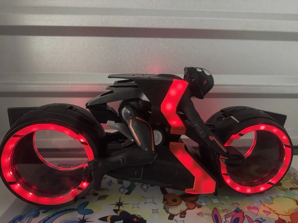 Cubo palomitas de maíz Tron Ares Lightcycle con luz LED EN MANO nuevo 2025 Disney Foto 3 de 4