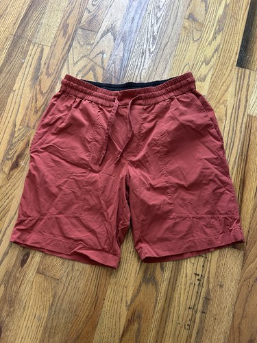 Lululemon Mens Bowline Performance Shorts Red Sz Medium Stretch Unlined LM7ARQS
