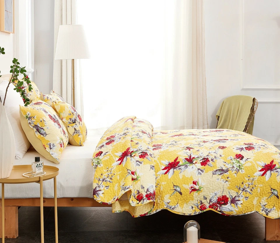 DaDa Bedding Yellow Red Hummingbirds Floral Botanical Scalloped Bedspread Set - Image 4 of 4
