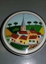 Villeroy & Boch Design Naif Round Jewelry Trinket Dish with Lid Country Village