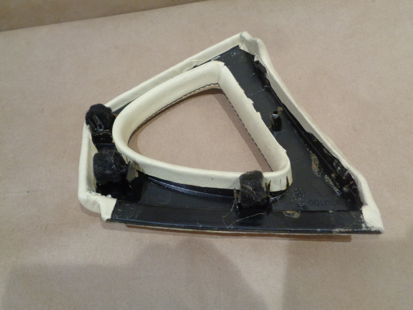 Maserati Quattroporte  LH Rear Interior Door Grab Handle - P/N 981385300