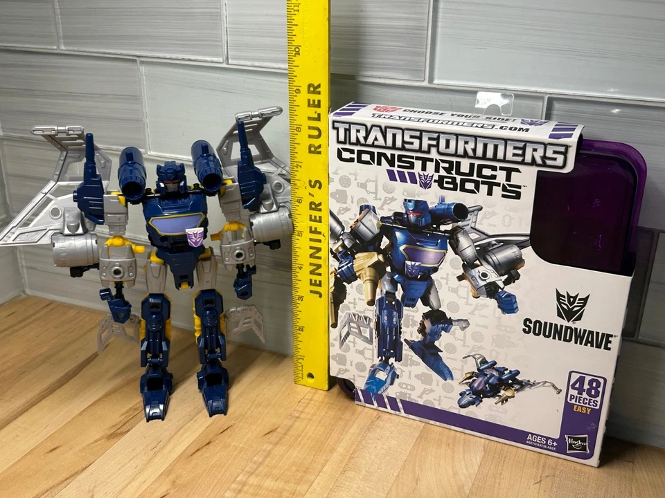 Soundwave Transformers Construct Bots Figure in Box  2013 Hasbro Elite Class - Image 2 of 4