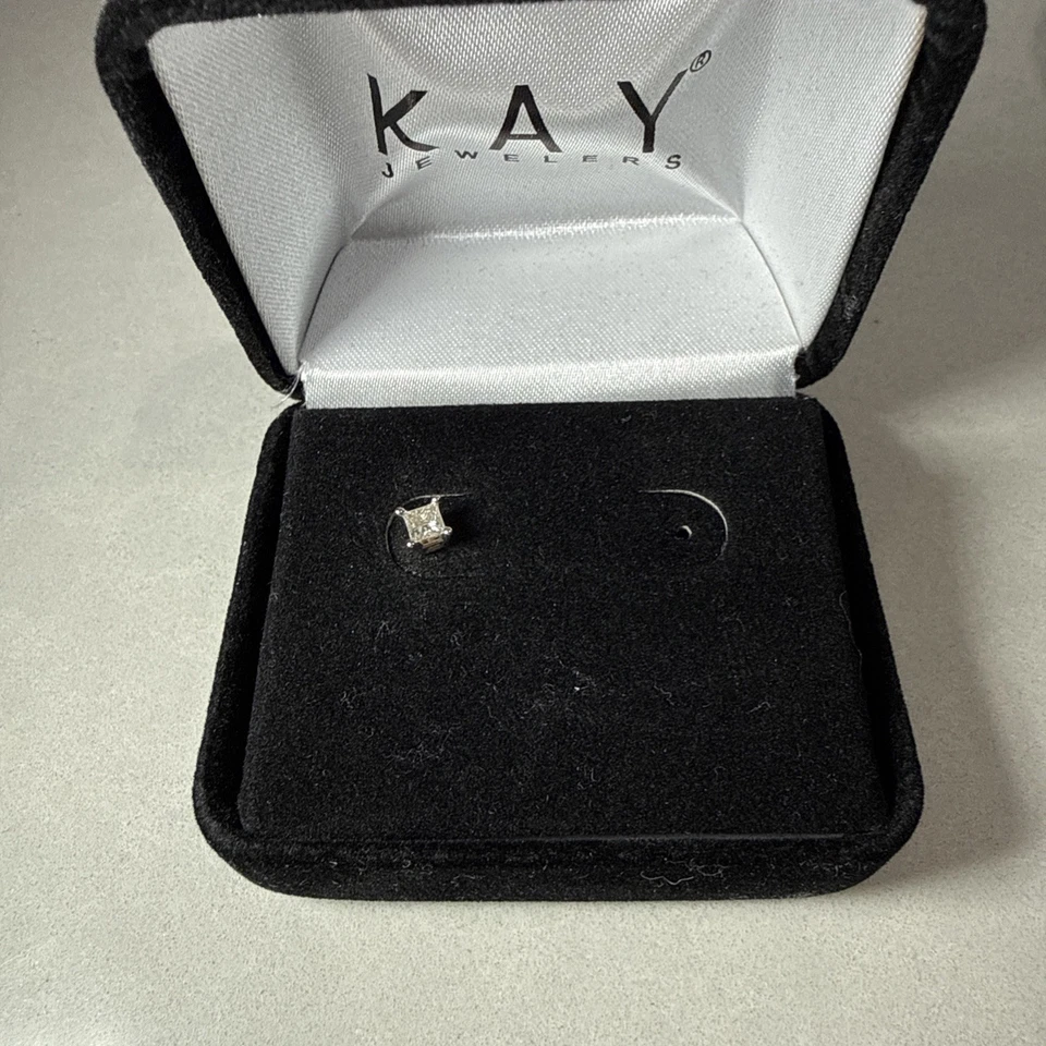 Pendiente solitario GSI 0,15 CT quilates corte cuadrado diamante natural 18 WG atornillado Foto 2 de 4