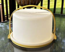 Vintage 1970  s Tupperware Cake Taker, 10  Round Carrier with Detachable Handle