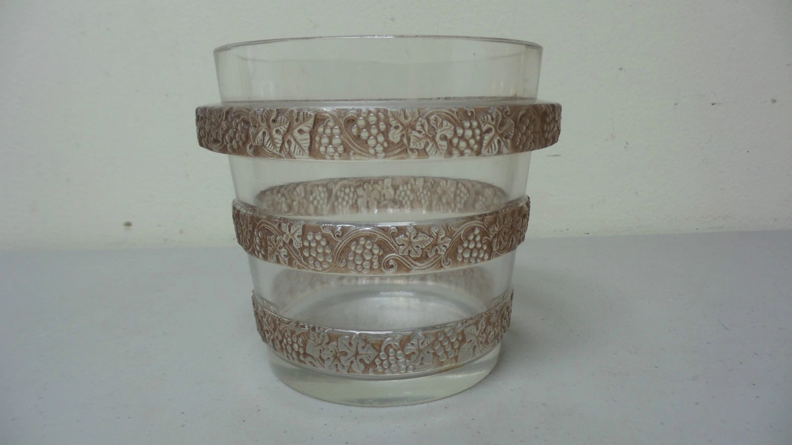 LALIQUE "RICQUEWIHR" L'AVA RAISINS GRAPE RINSE   VASE   ICE BUCKET  SEPIA PATINA