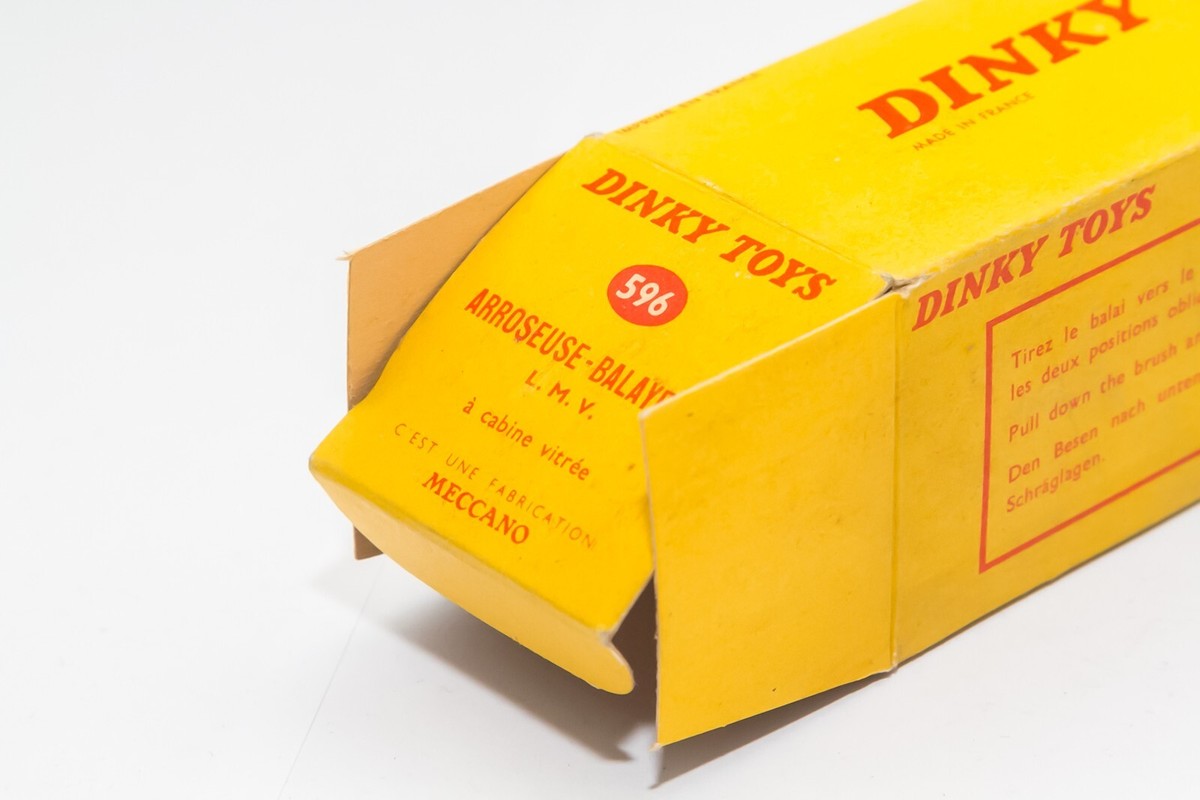 DINKY TOYS Ref 596 ARROSEUSE BALAYEUSE LV BOITE D'ORIGINE DINKY TOYS Ref 596 ARROSEUSE BALAYEUSE LV BOITE D'ORIGINE