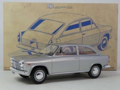 Laudoracing Autobianchi Primula Coupé Light Gray 1965 1/18 LM164D