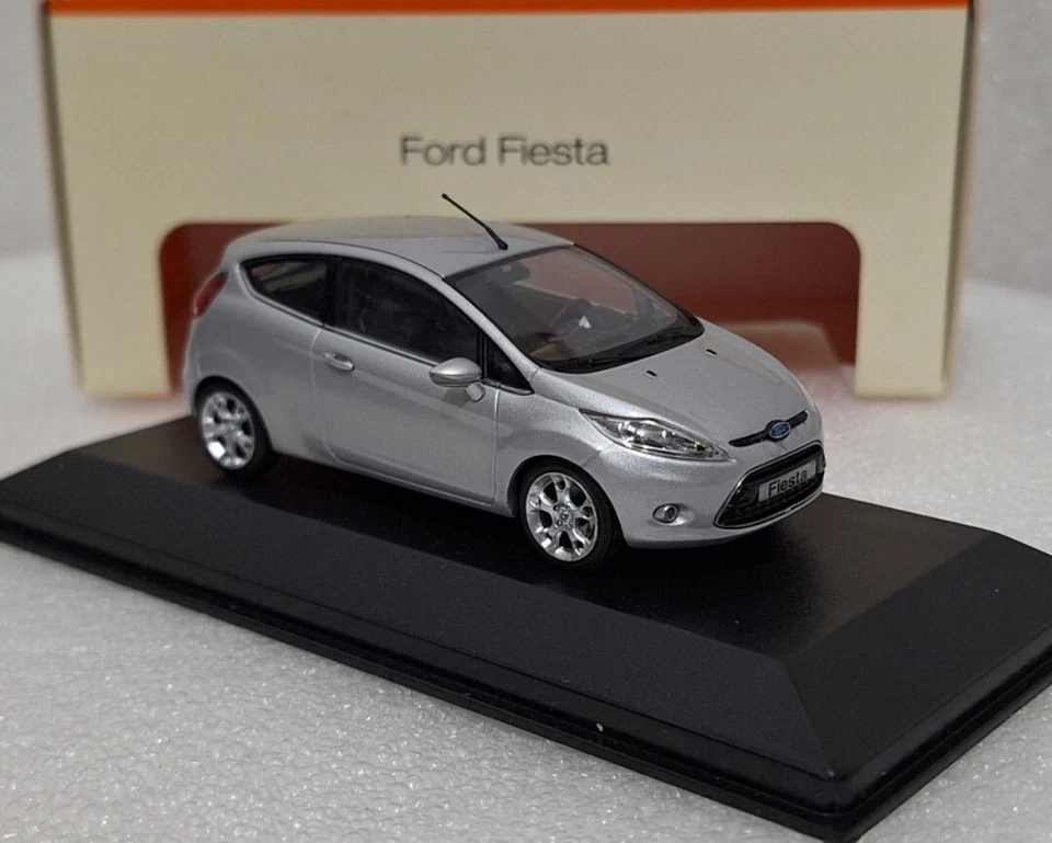 WOW Ford England Fiesta 2008 Silver 1:43 Minichamps Dealer Edition RARITY!! - Image 4 of 4