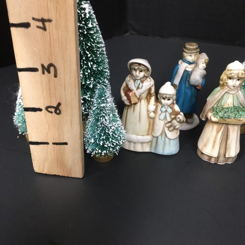 Vintage Brinn Christmas Figurines and Flocked Trees 11 Item Lot - Picture 17 of 20