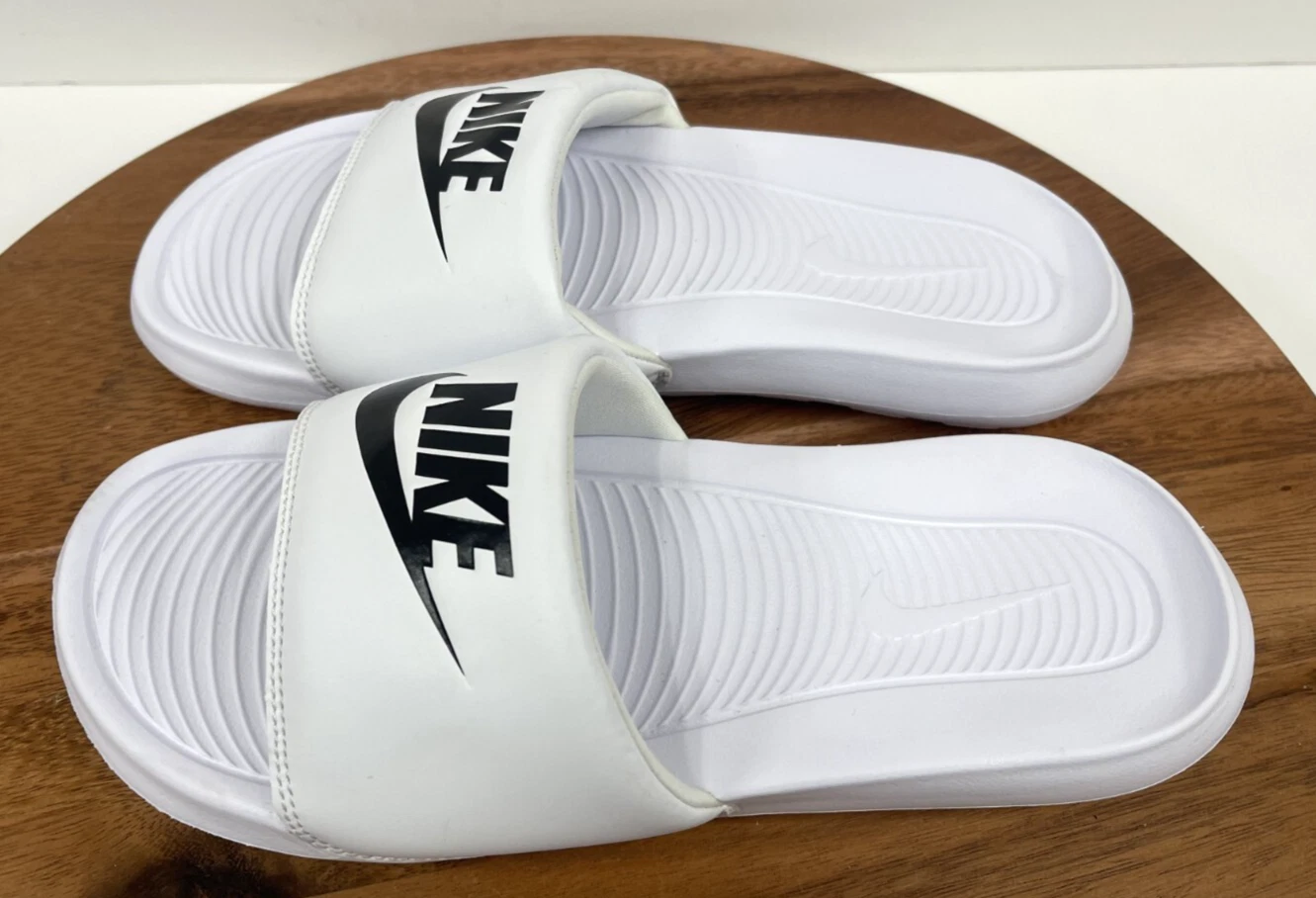 Nike Victori One bianco nero slide slip on CN9677 100 donna 7