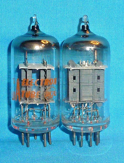 2 RCA 12AX7 ECC83 Vintage Electronic Preamp Tubes