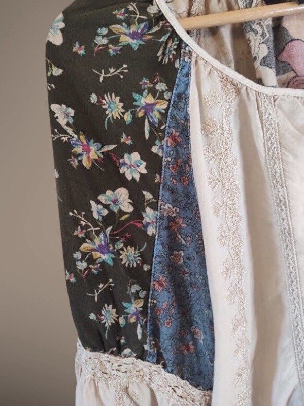 Young Threads Peasant Top Floral Patchwork Bell S… - image 4