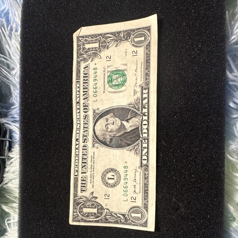 US $1 One Dollar Bill Federal Reserve Note Small Size Front & Back Circulated