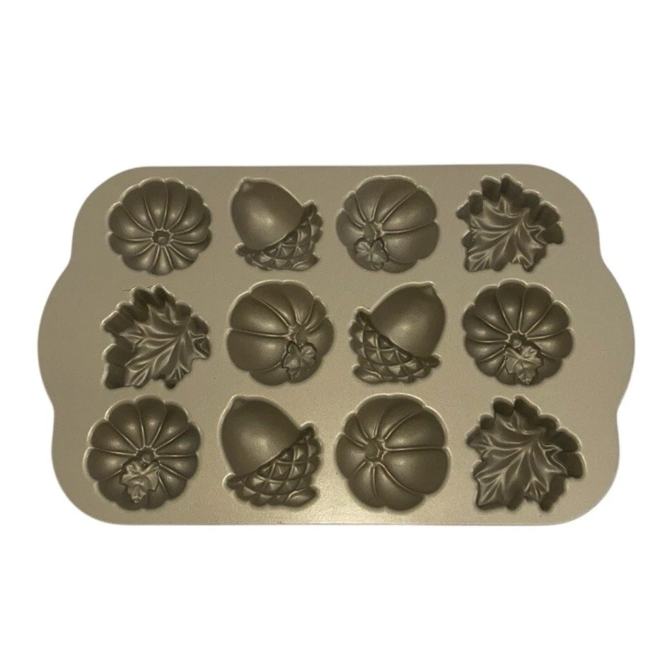 Williams Sonoma Gold Mini Cake Pan Acorn Leaf Fall Bakeware Nonstick Mold