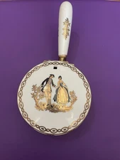 Arnart Courting Couple Vintage Silent Butler Crumb/Ash Catcher White Gold Black