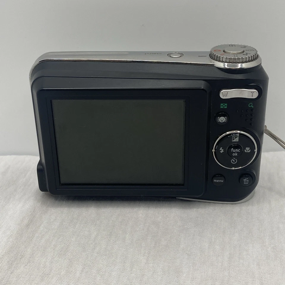 GE A730 7.0 MegaPixel Digital Camera with 3x Optical Zoom - Tested W/ Soft Case - Image 3 of 4