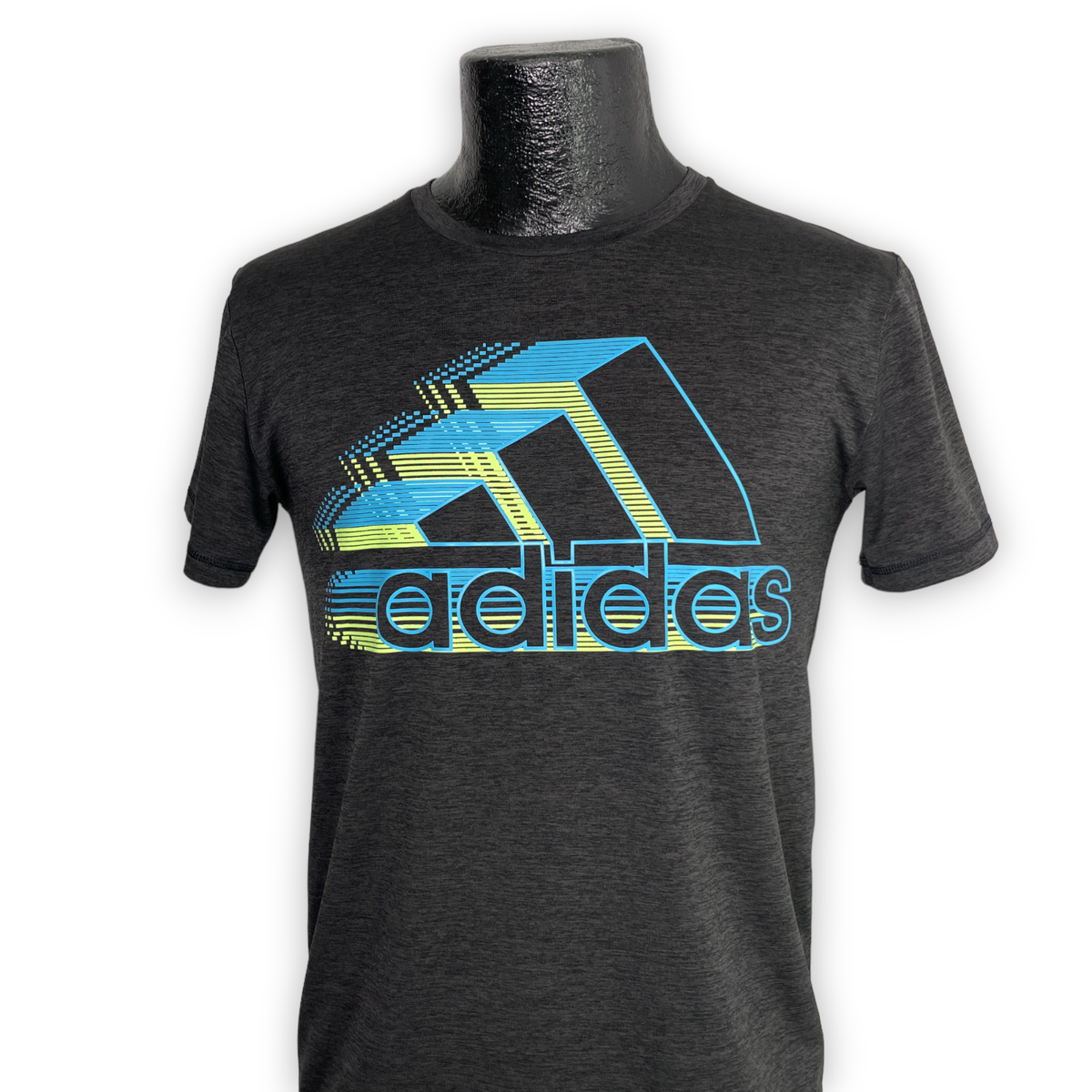 【adidas】Sportswear Future Short ラージ ロゴ Tシャツ ♪ Adidas Logo T-Shirt Youth L Performance Short Sleeve