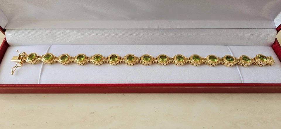 11.91ct Peridot Station Bracelet in 18k Gold Over Silver - Image 4 of 4