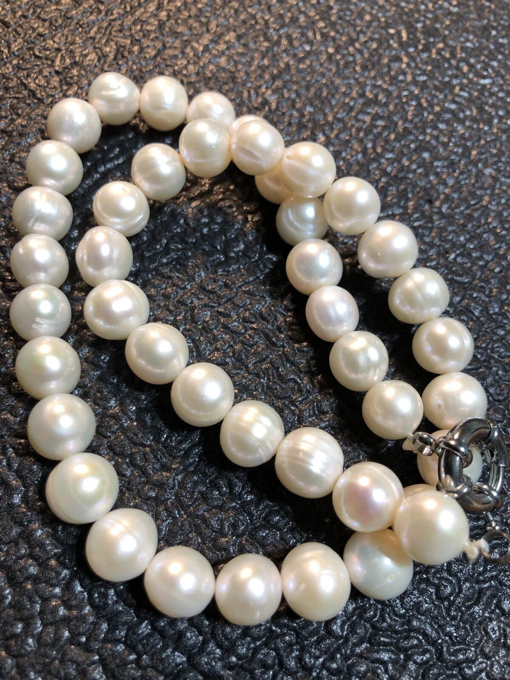 Estate 16” 8.7mm-10mm Pearl Necklace Nacre Creamy,Pink Yellow Hues Weight 44.54g - Image 3 of 4