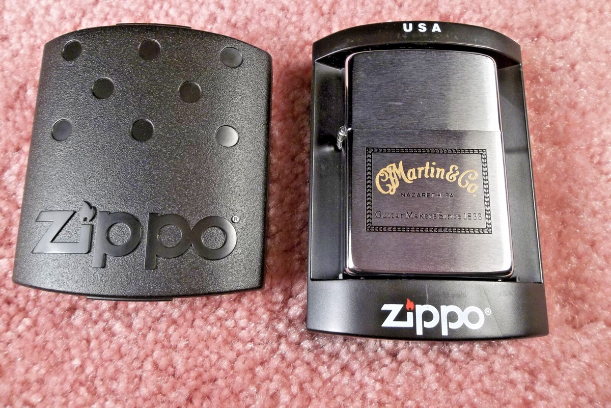 ZIPPO MARTIN GUITAR LIGHTER PREOWNED IN CASE LOOKS TO BE NEVER