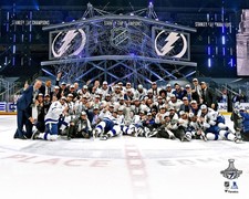 Tampa Bay Lightning Unsigned 2020 Stanley Cup Champions Team Celebration Photo