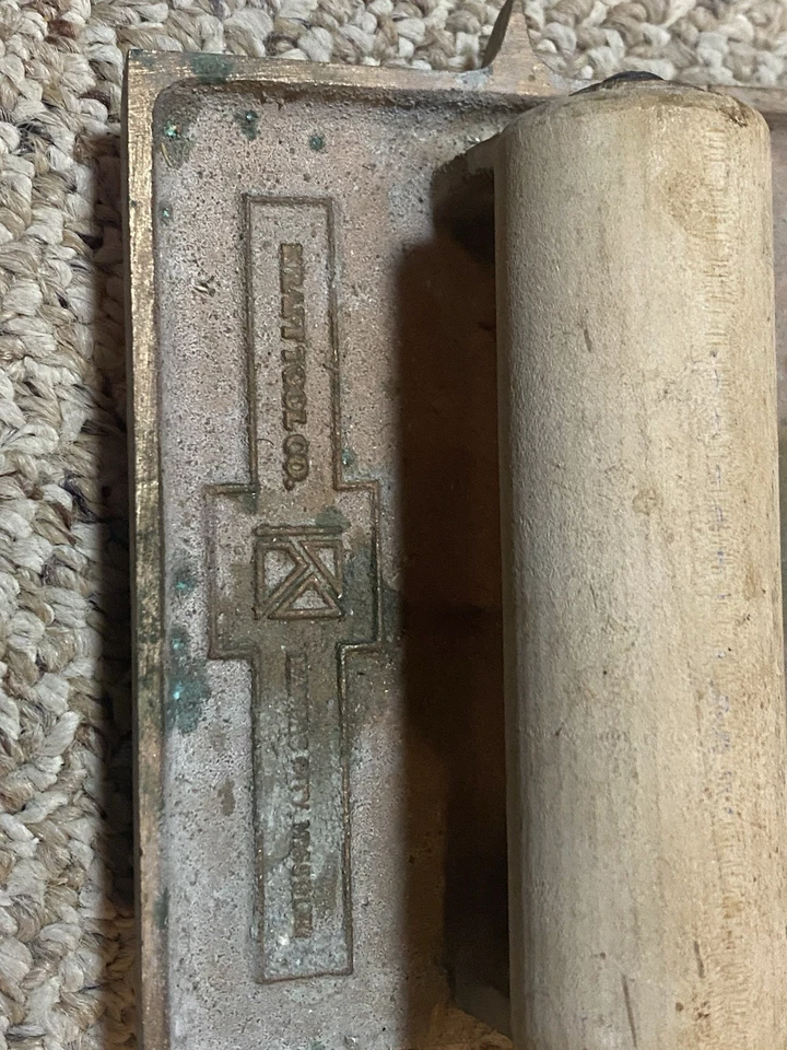 KRAFT TOOL CO #CF-303 Bronze Groover with Wood Handle 6" x 4-1/2" 1/4"R 1/2"D - Image 4 of 4