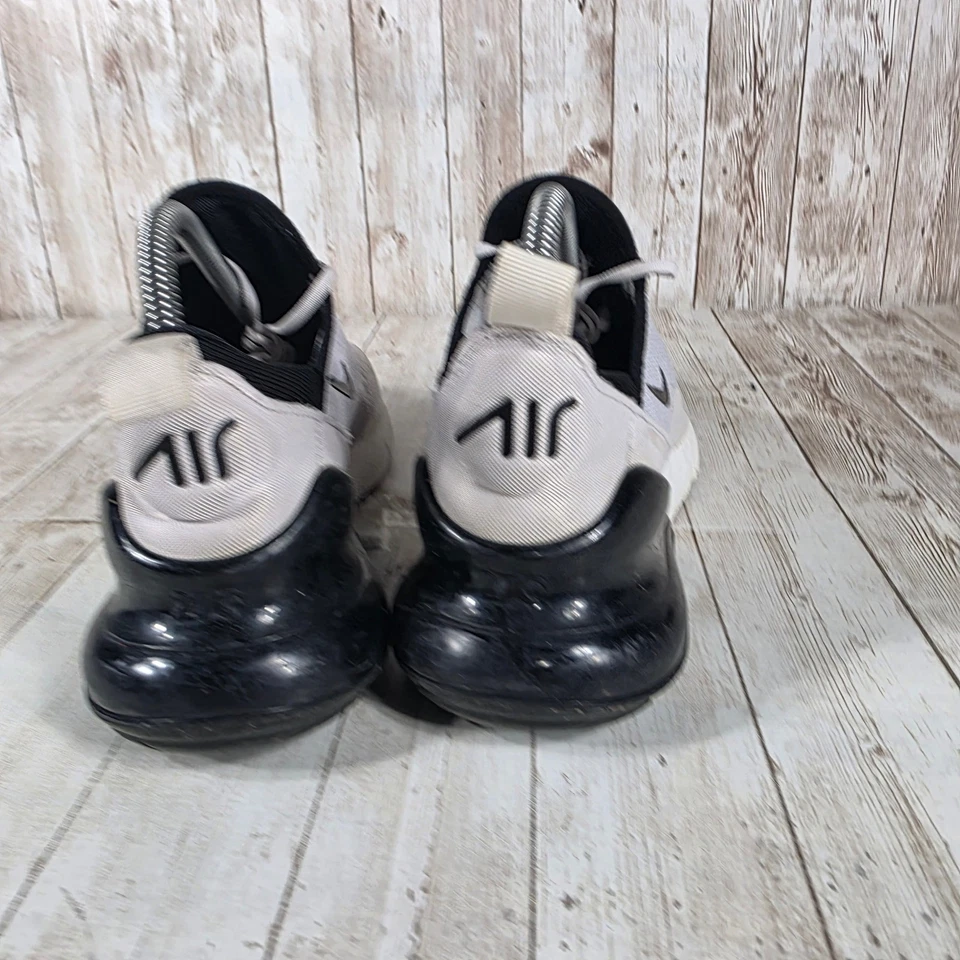 Nike Air Max 270 Mujer Gris Claro Negro Tenis Atléticos Zapatos Talla 7Y Foto 4 de 4