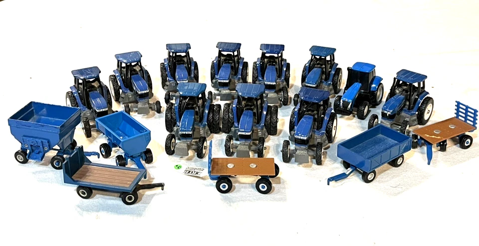 ERTL 1/64 New Holland Lot of 17 Tractors & Implements - Image 2 of 4