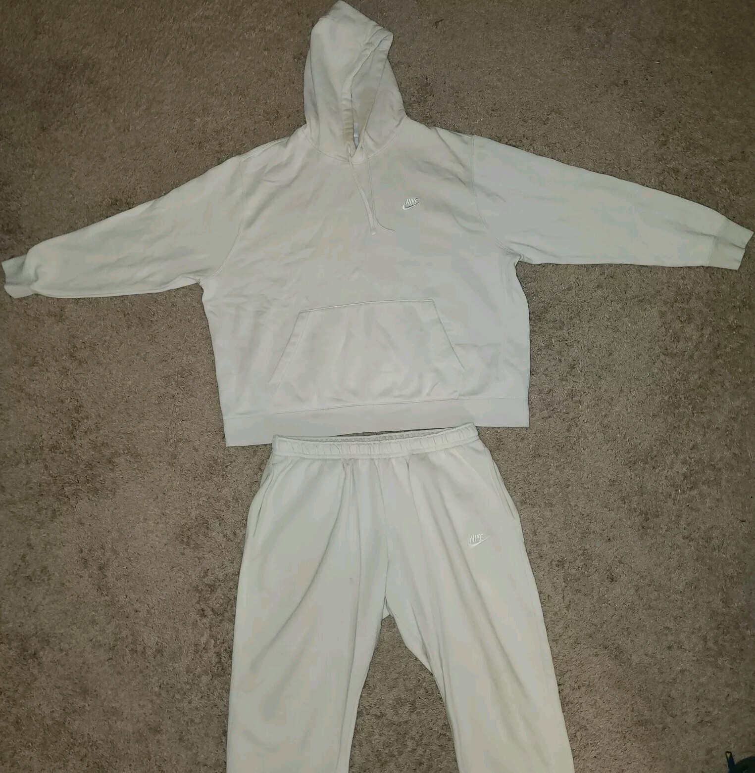Picture 4 of 24