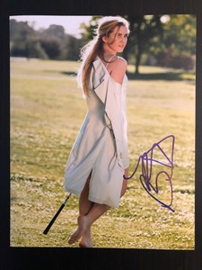 KATHRYN-NEWTON-SIGNED-AUTOGRAPHED-8X10-PHOTO-CUTE-FEET-BAREFOOT-BEAUTY