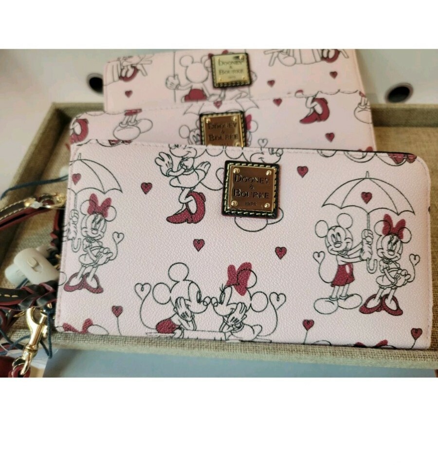 Disney Dooney and & Bourke Valentines Day Wallet Wristlet 2022 Mickey