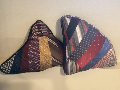 Throw Pillows (2) Triangles Vintage Ties - Picture 3 of 6